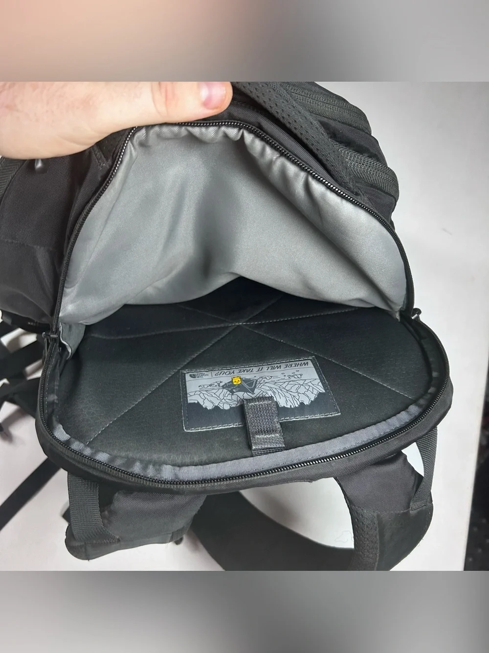 The North Face Unisex RECON Day Travel Hike Student 30L Backpack Black